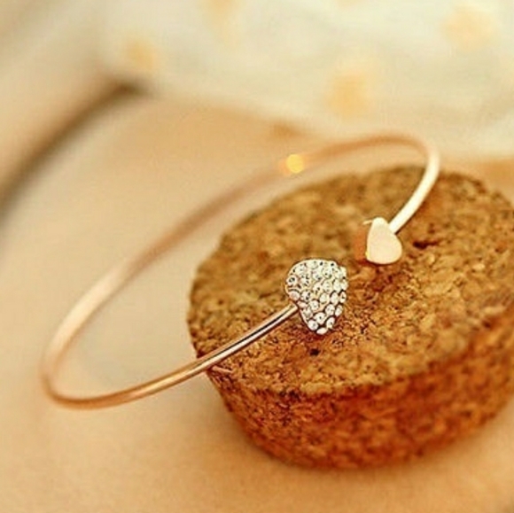 RHINESTONES LOVE HEART BANGLE CUFF BRACELET. - Picture 2 of 4